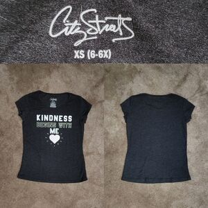City Strats Kids Kindness Begins With Me Tee Sz XS